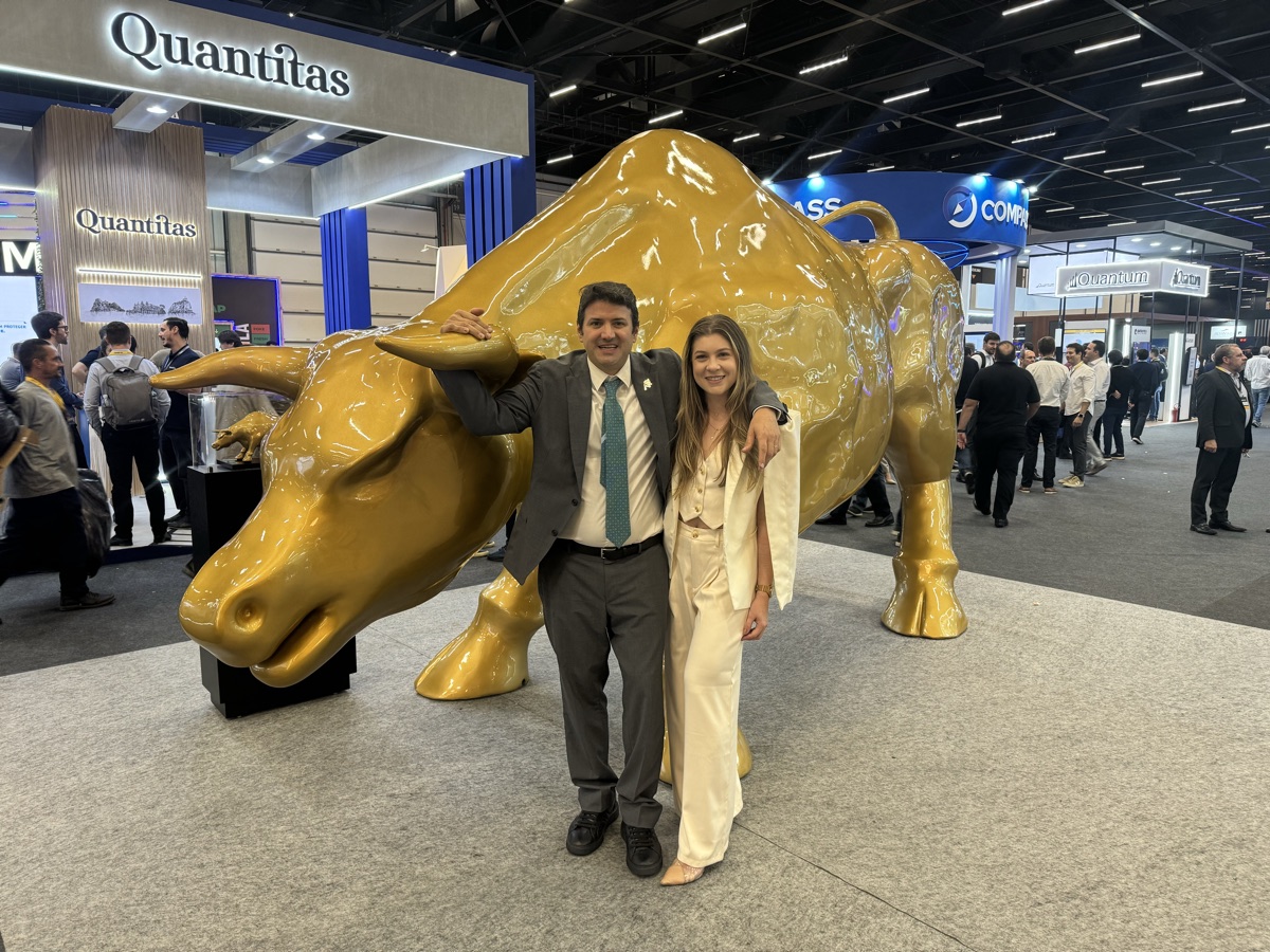 Ana Luiza Ruhland Sada com Pablo Spyer, especialista em renda variável da XP